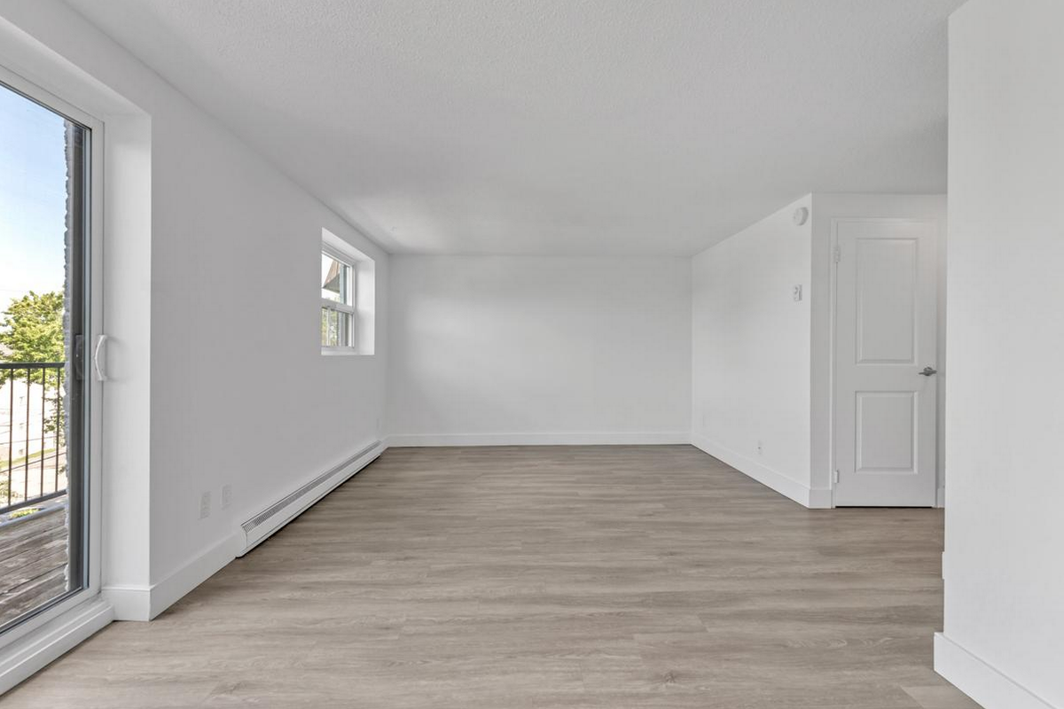 181 Queen Mary Road - Photo 7 of 19