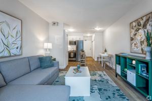 featured image of 255 King St W