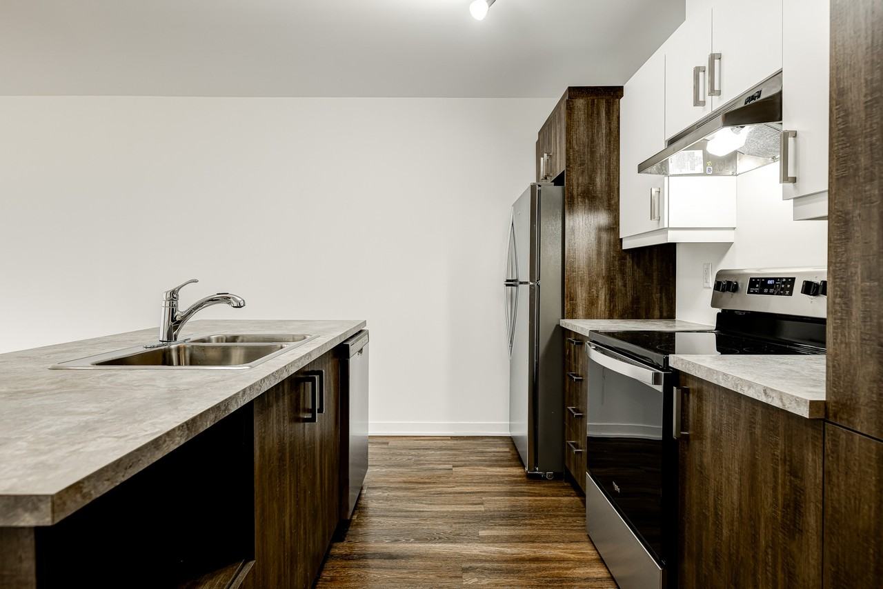 2500/2570 Rue Maurice-Savoie - Photo 2 of 15