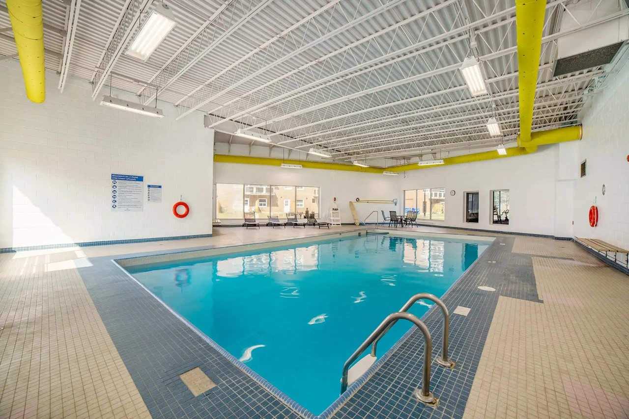 2 Radisson - Photo 5 of 47