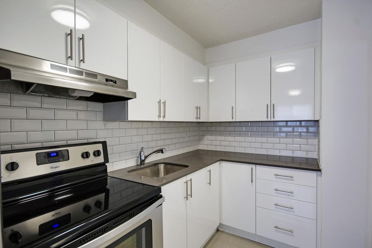 89 Isabella Street - Photo 3 of 12