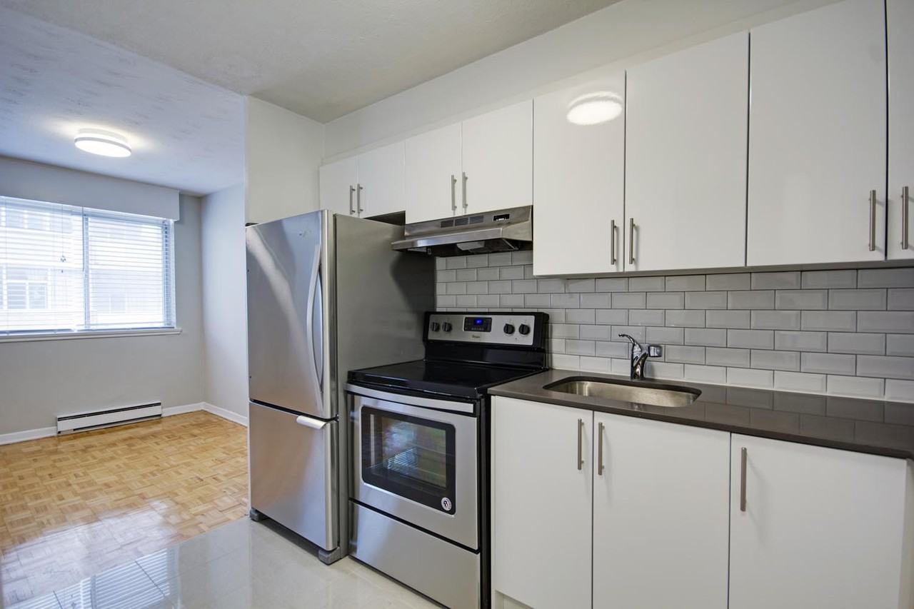 89 Isabella Street - Photo 4 of 12