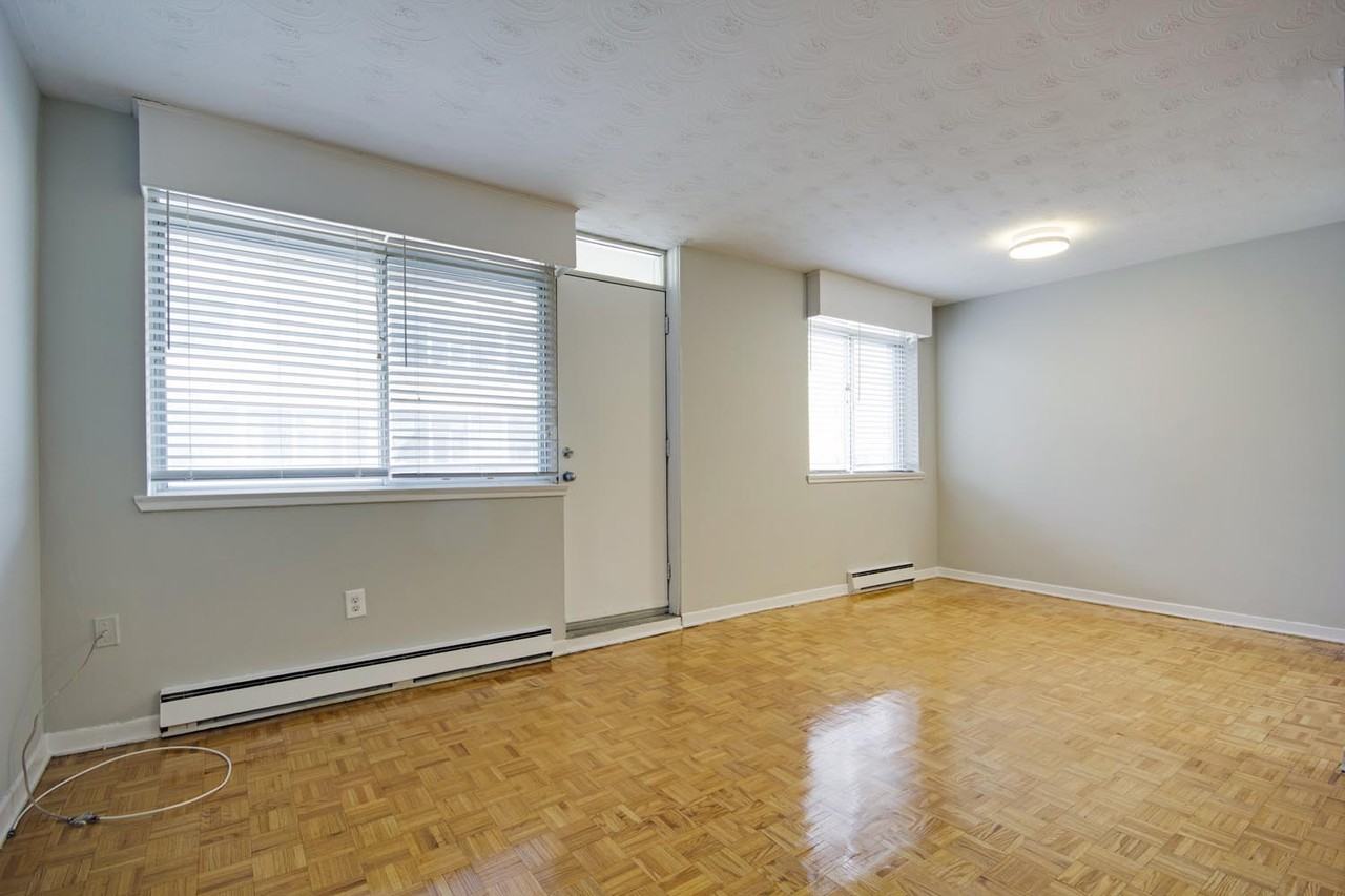 89 Isabella Street - Photo 5 of 12