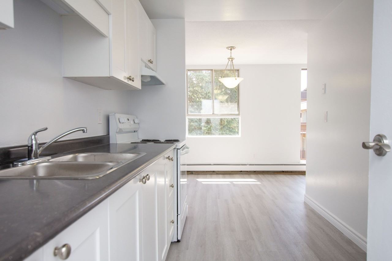 142 Woodside Avenue - Photo 3 of 16