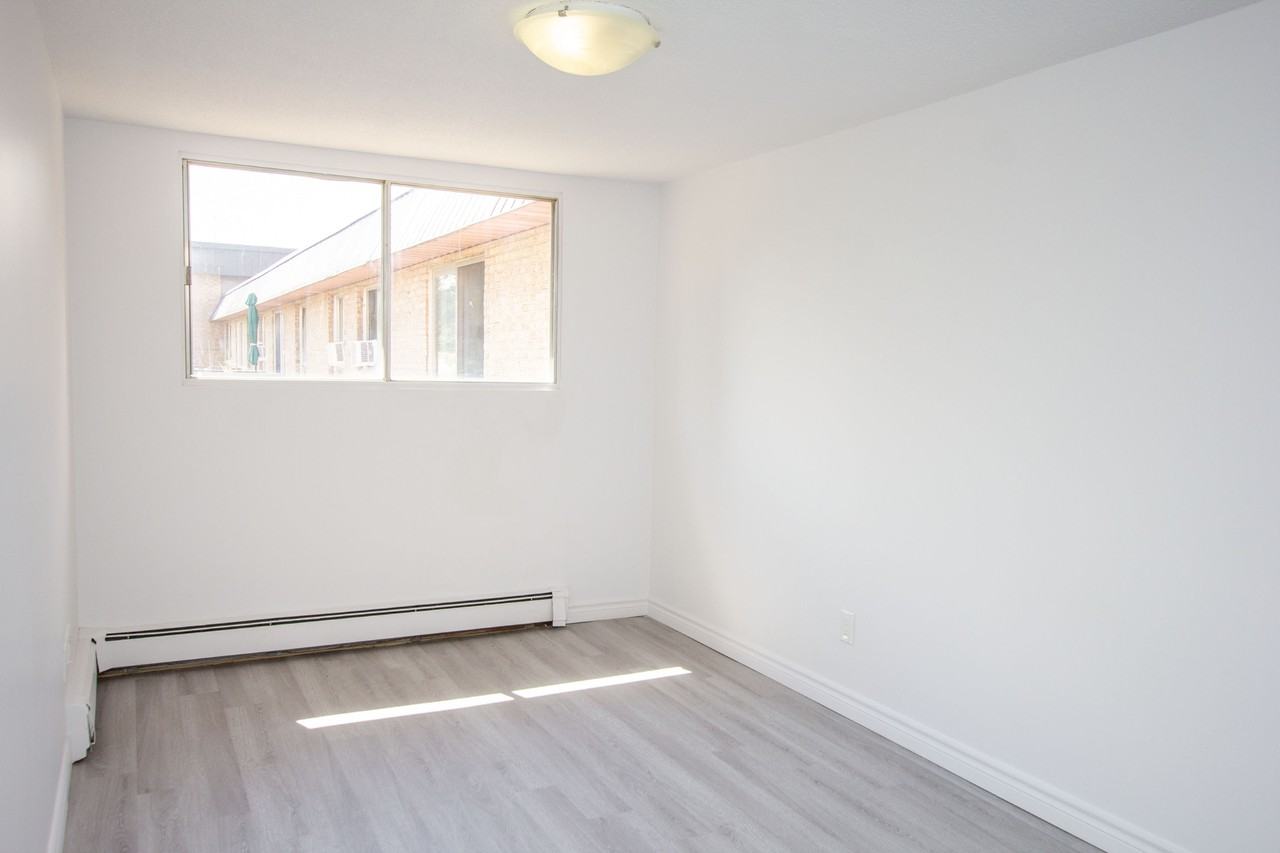 142 Woodside Avenue - Photo 7 of 15