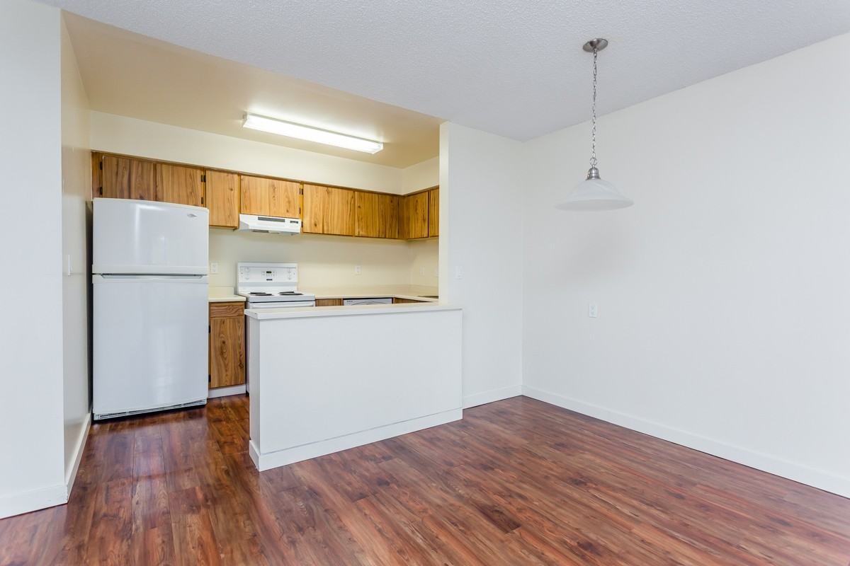 Sandringham Apartments - Photo 3 of 10