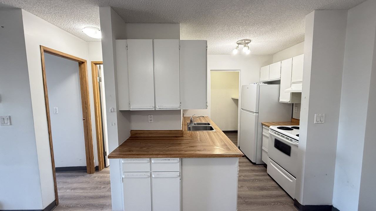 Castleview - Photo 3 of 40