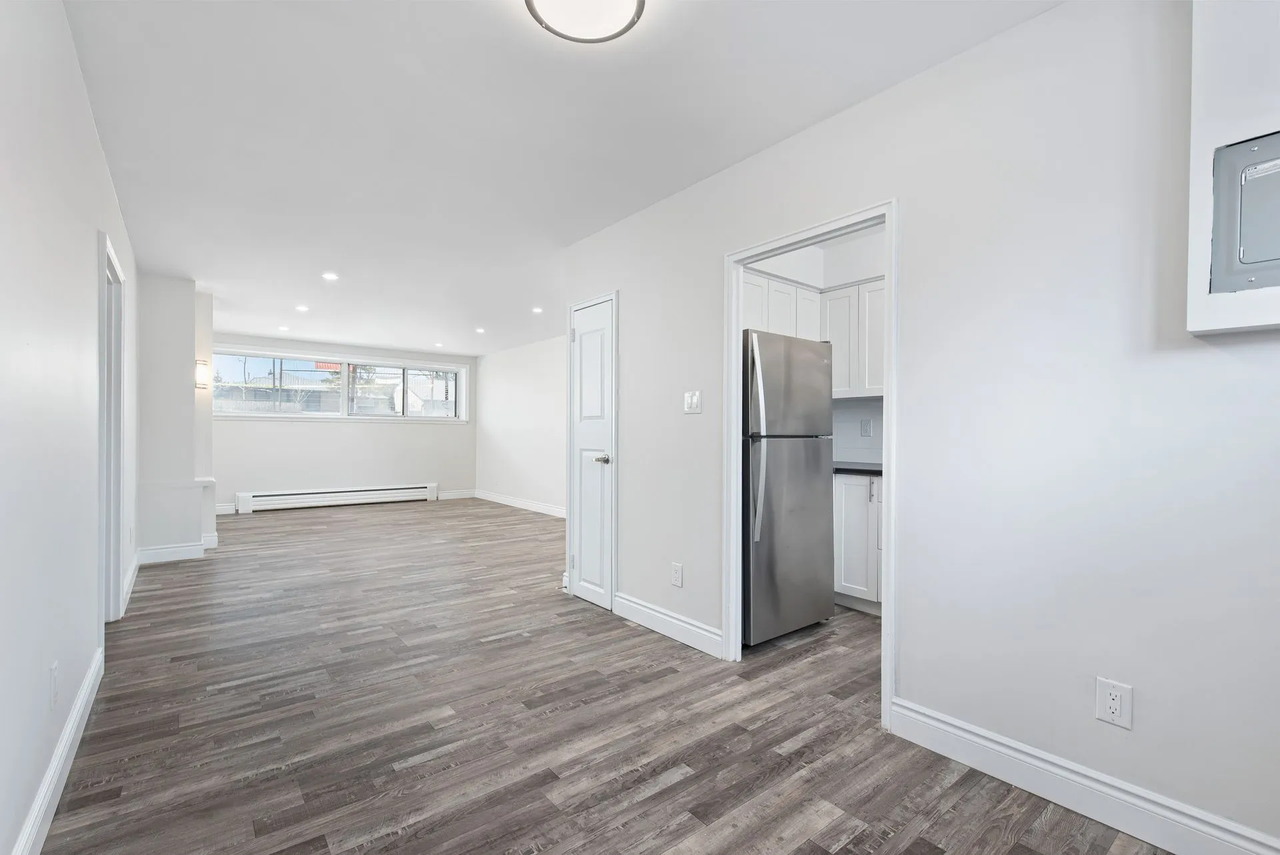 211, 215, 219 The West Mall - Photo 7 of 13