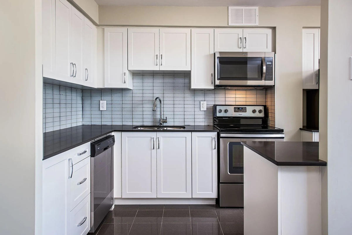 3311 Bathurst Street - Photo 2 of 9