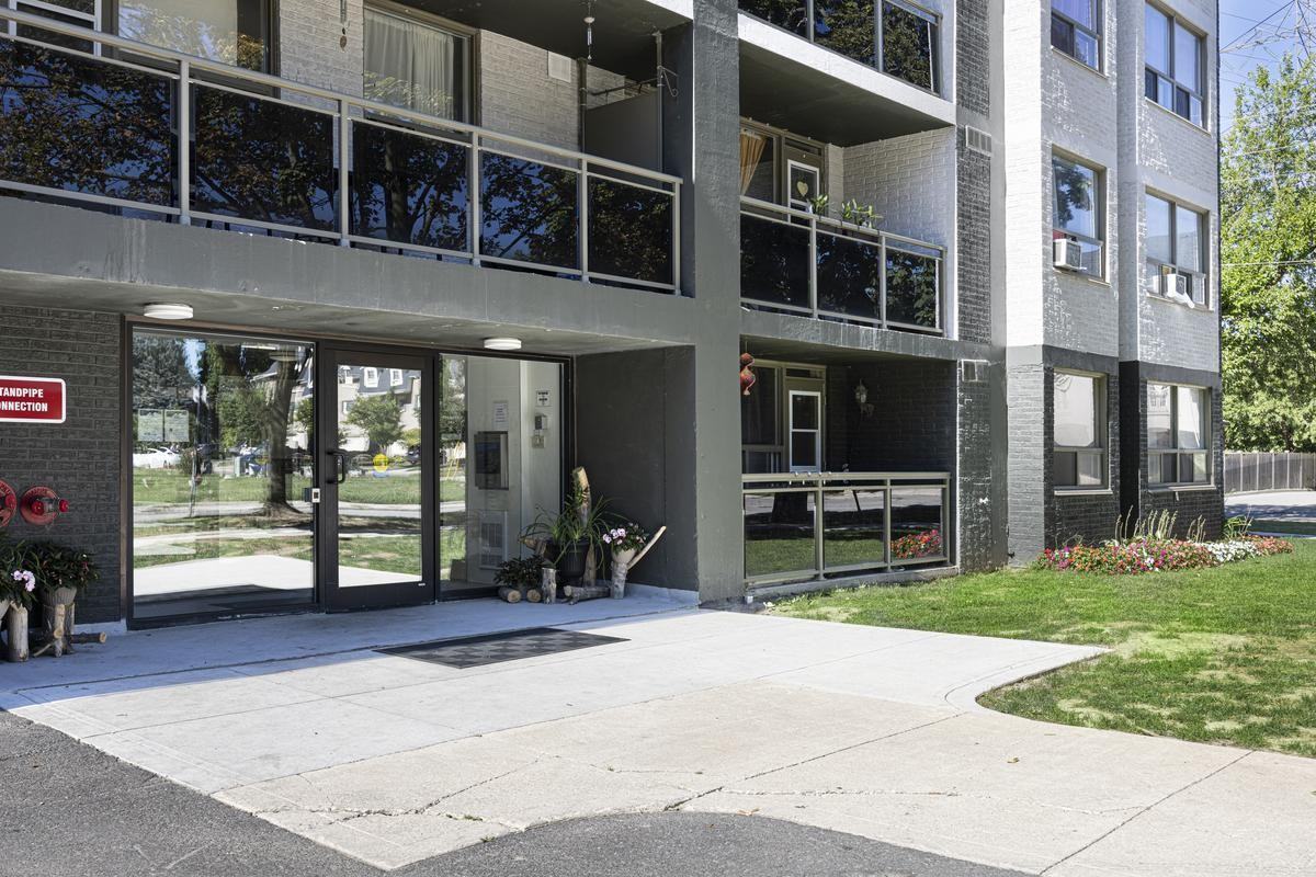 490 Nelson Avenue - Photo 2 of 24