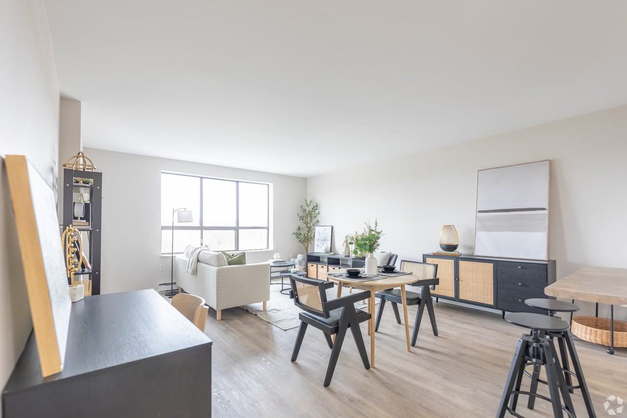 35 and 45 Bredin Parkway, Orangeville, On - Photo 3 of 14