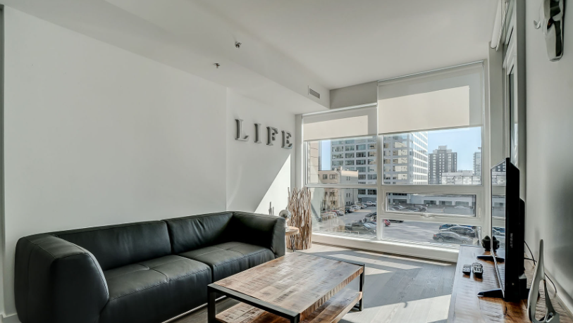 The Slater - Photo 3 of 16