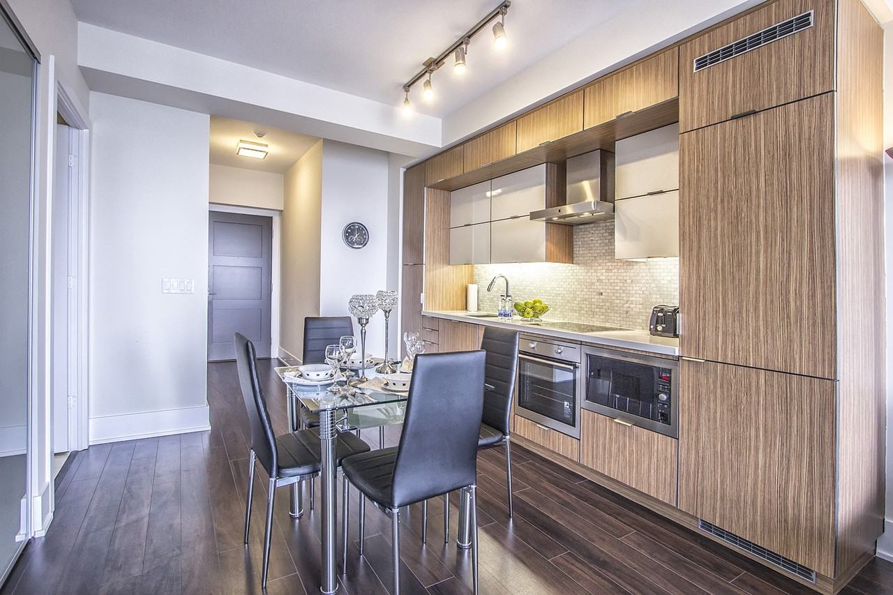 300 Front - Photo 7 of 8