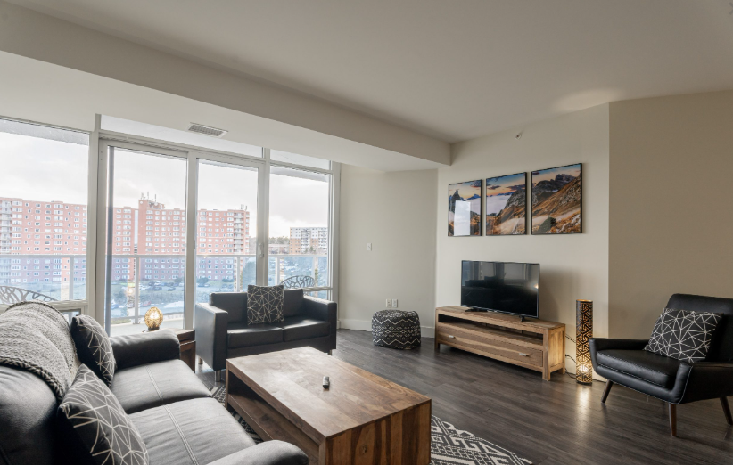 Icon Bay - Photo 3 of 31