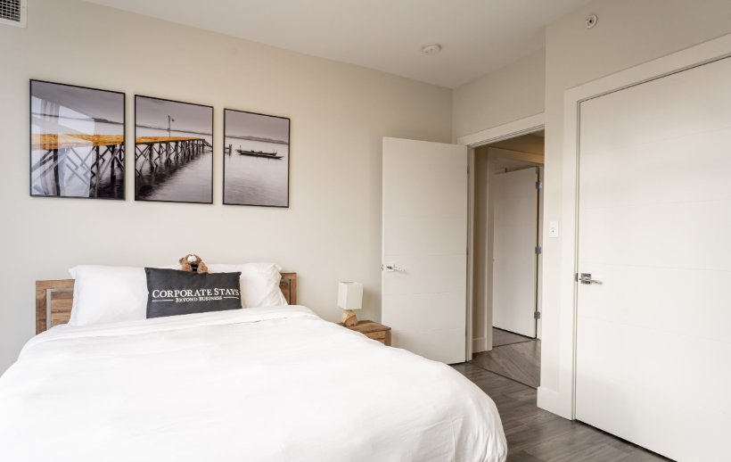 Icon Bay - Photo 4 of 31