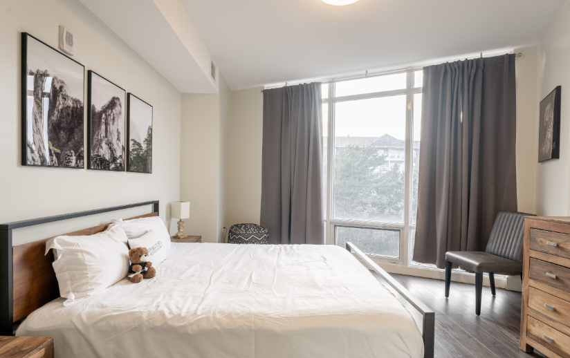 Icon Bay - Photo 7 of 31