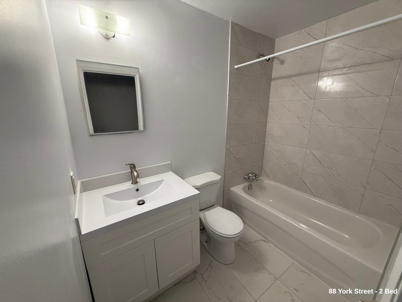 York Apartments - Photo 5 of 17