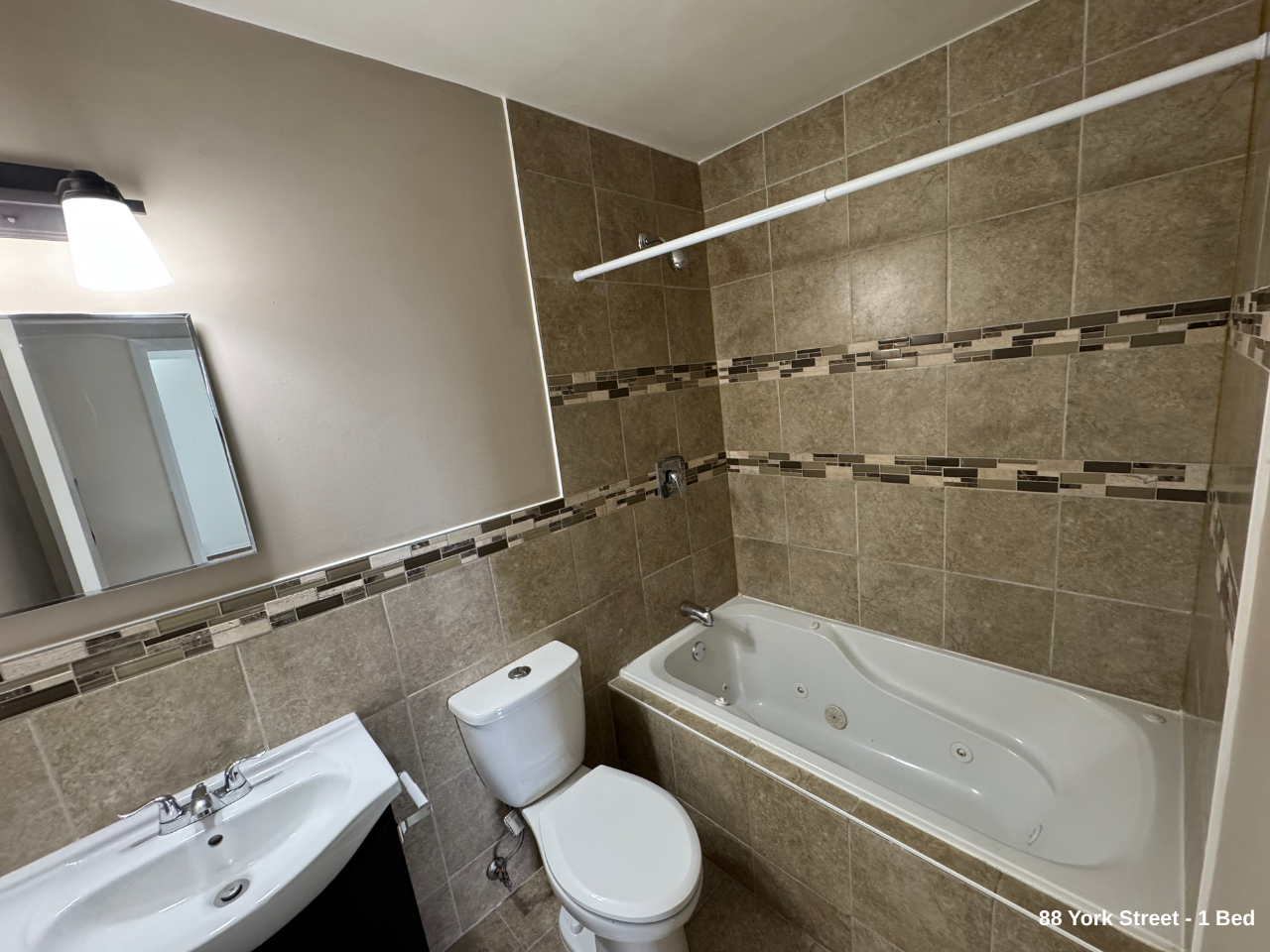 York Apartments - Photo 7 of 30