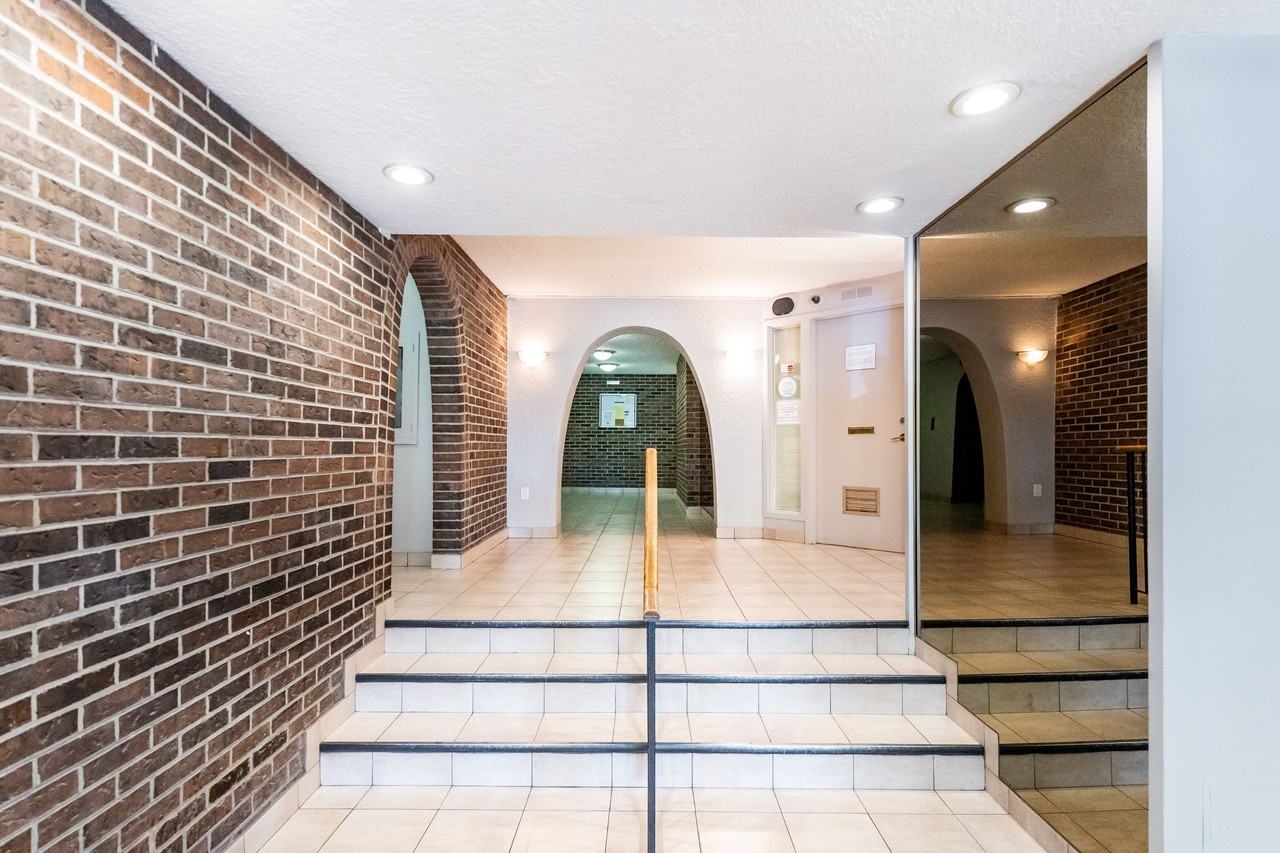 34 Leith Hill Rd - Photo 5 of 21