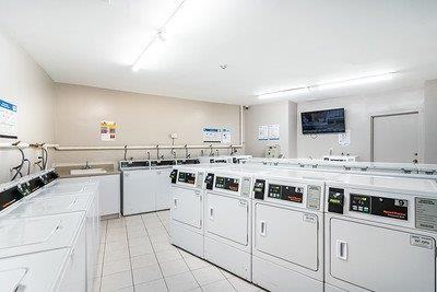 35 Esterbrooke Ave - Photo 7 of 24