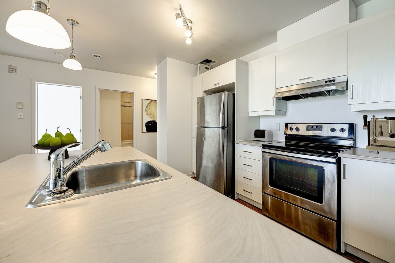 4974 Place de la Savane - Photo 2 of 13