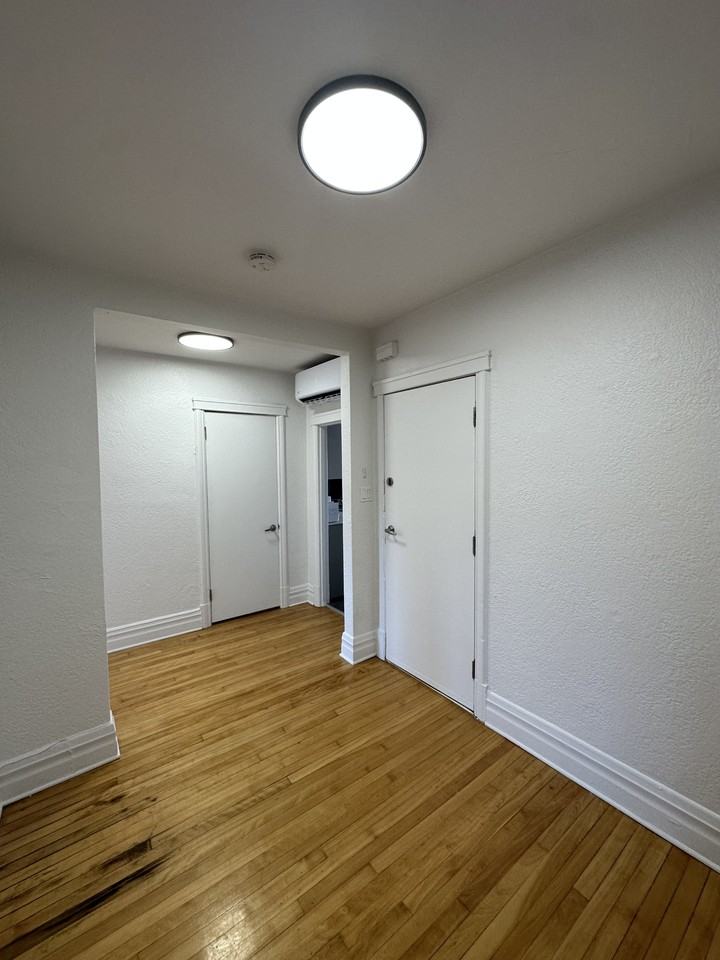 5552 Boul Saint-Laurent — photo 1