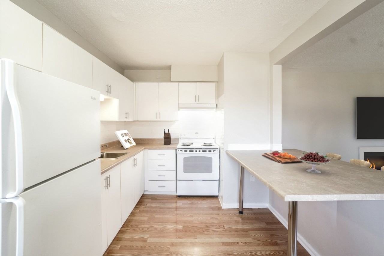 Hawk Suites - Photo 7 of 23