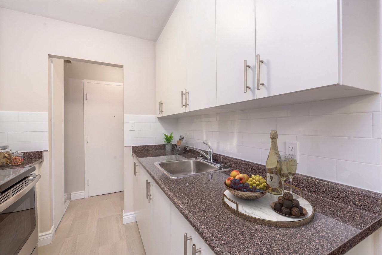 Ford Manor Apartments - Photo 3 of 18