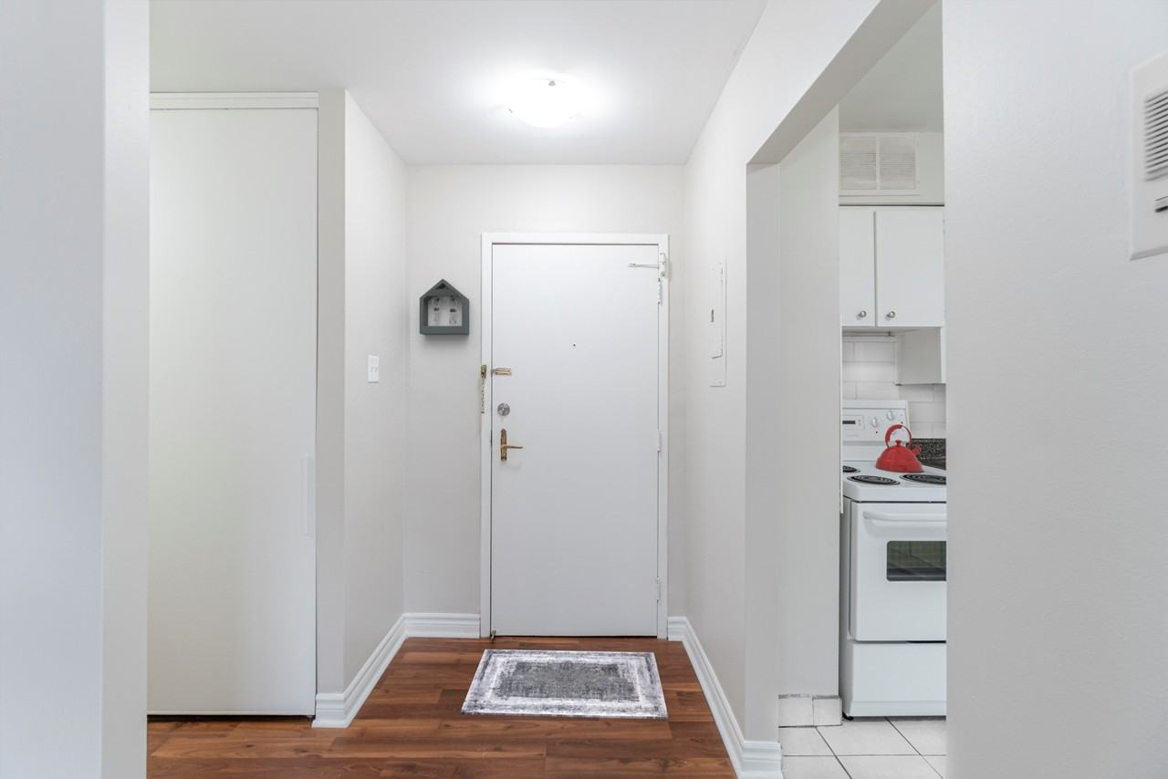 Drummond Place - Photo 3 of 26