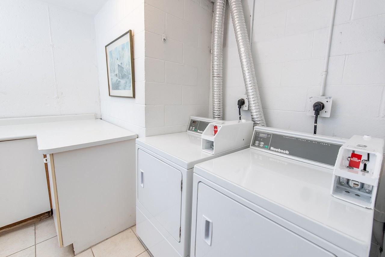 Orange Manor Apartments - Photo 2 of 11