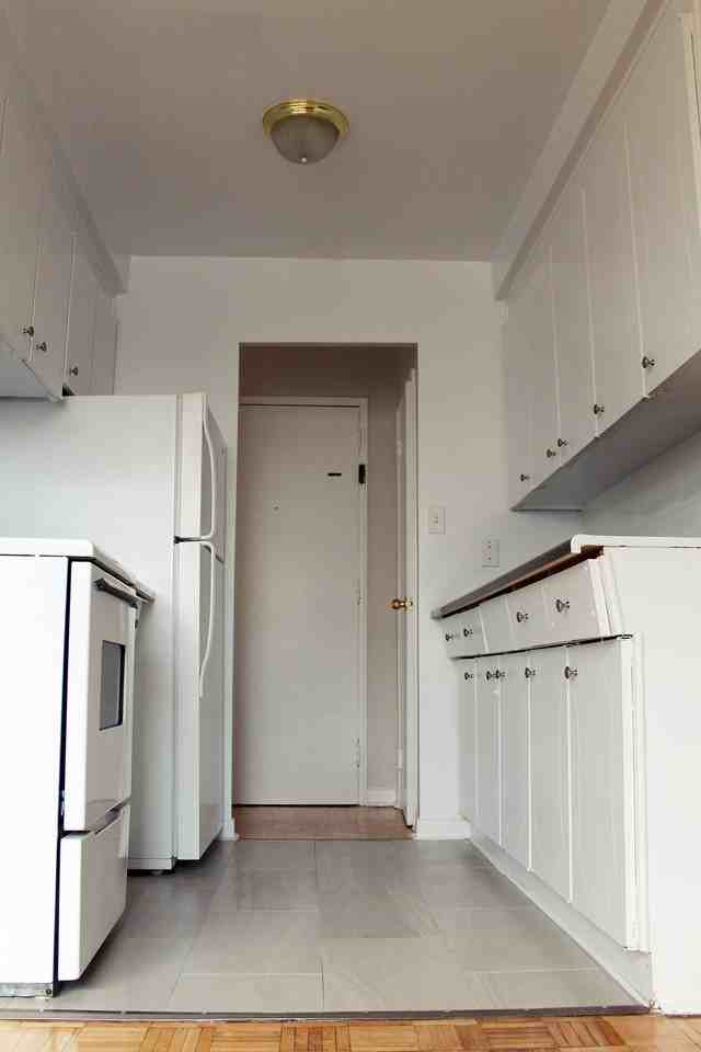 Suite Jane Apartments - Photo 6 of 20