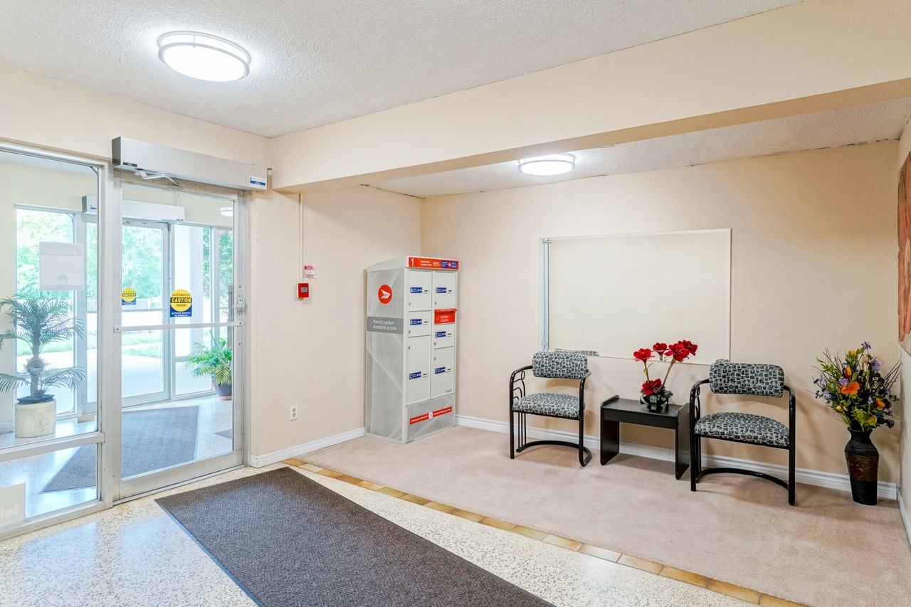 King Suites - Photo 3 of 18