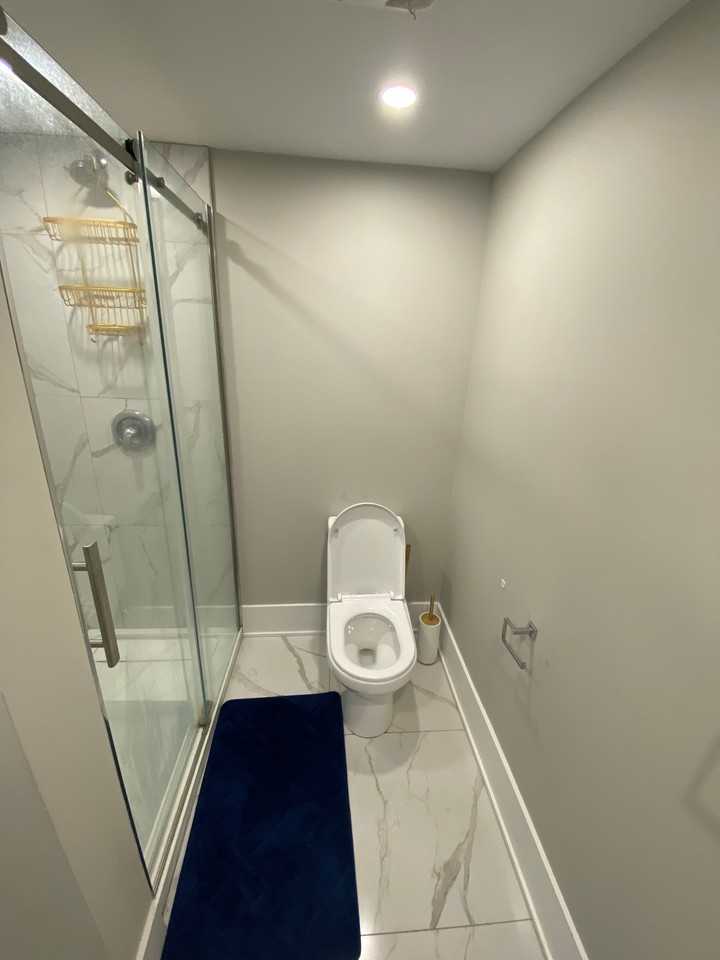 2421 De Maisonneuve East - Photo 6 of 33