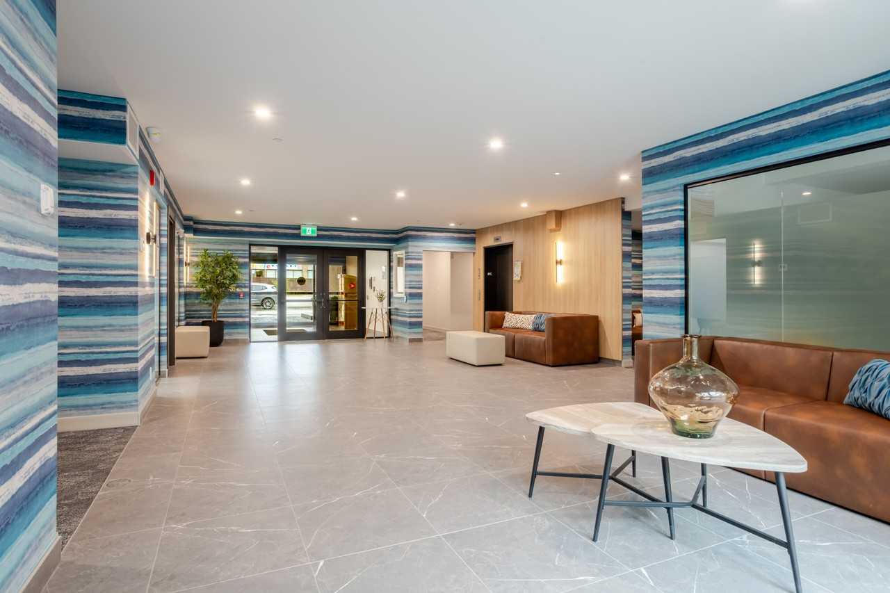 Utopia - Dorval - Photo 6 of 10