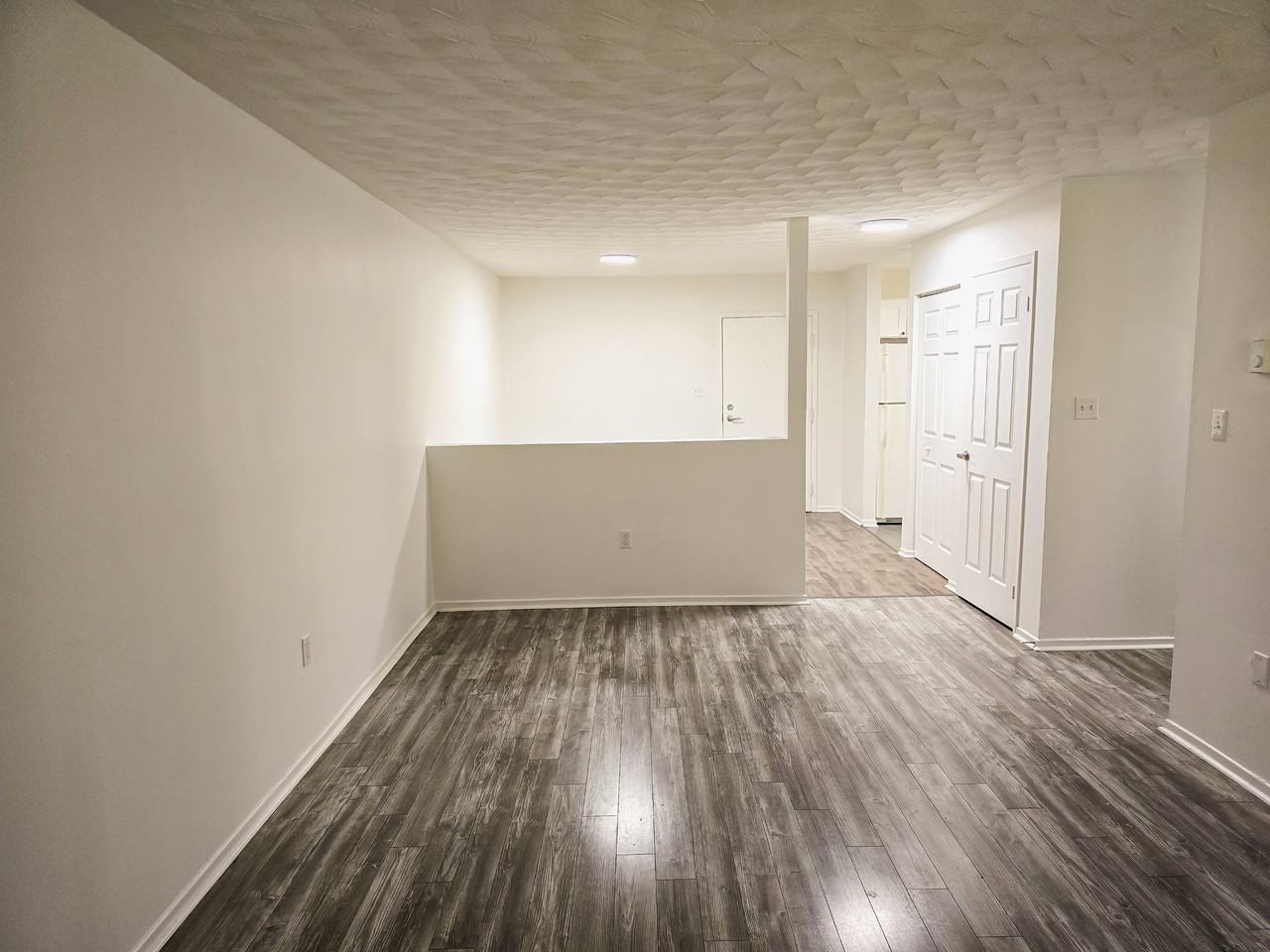 Paige & Downsview - Photo 4 of 11