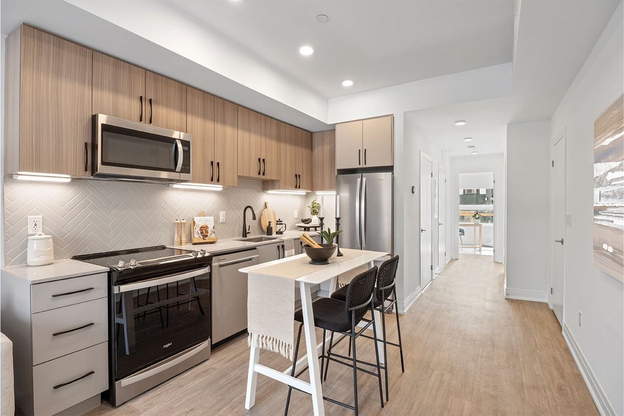 15 Brenthall Avenue - Photo 3 of 17