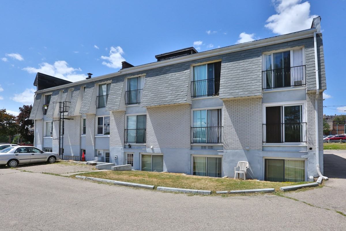 45-49 Surrey Street East - Photo 3 of 14