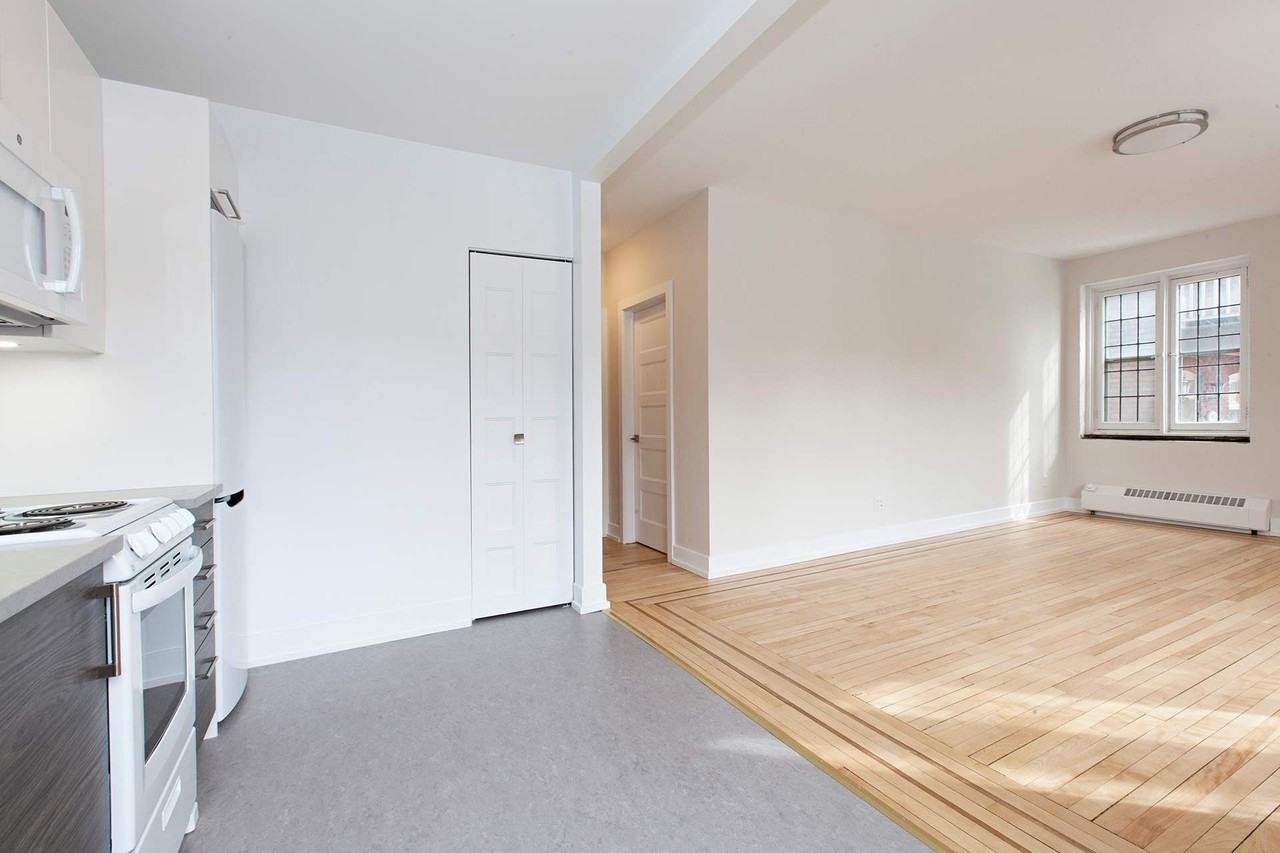 6878 Sherbrooke - Photo 7 of 19