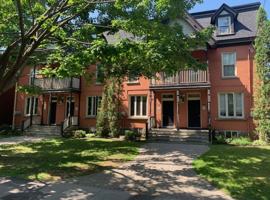 featured image of 60 Russell Ave