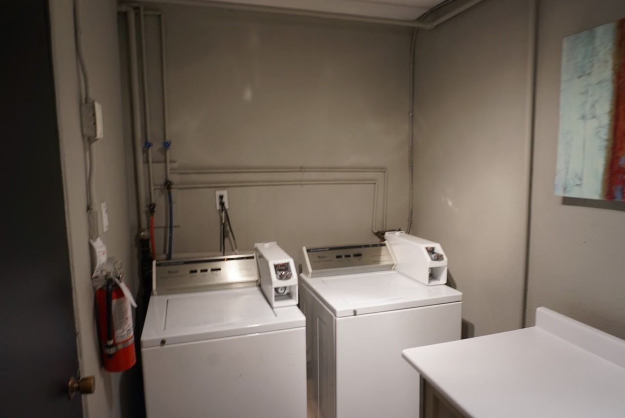 251 Bolton St. - Photo 4 of 5