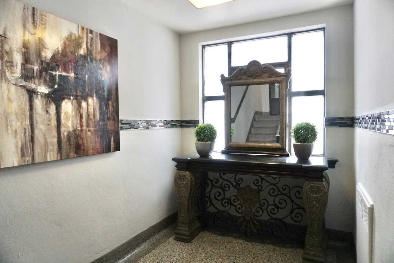 188 Lisgar St. - Photo 6 of 9