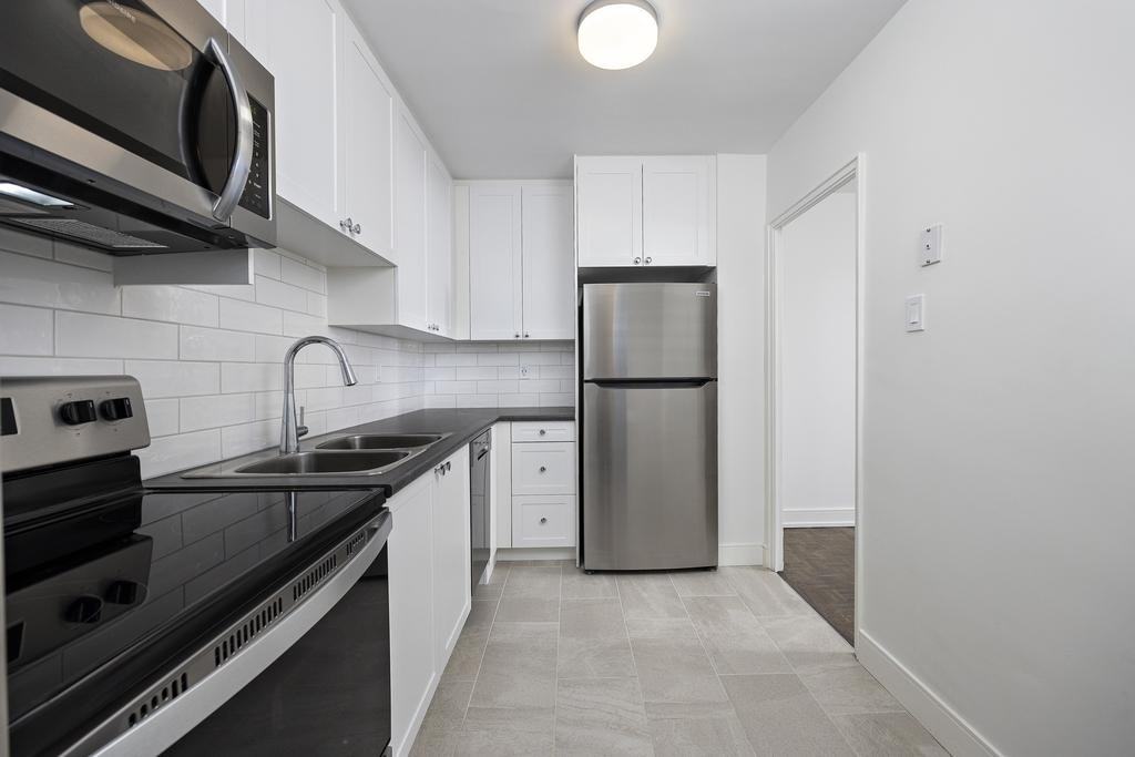 14, 16 Westdale Drive - Photo 4 of 34