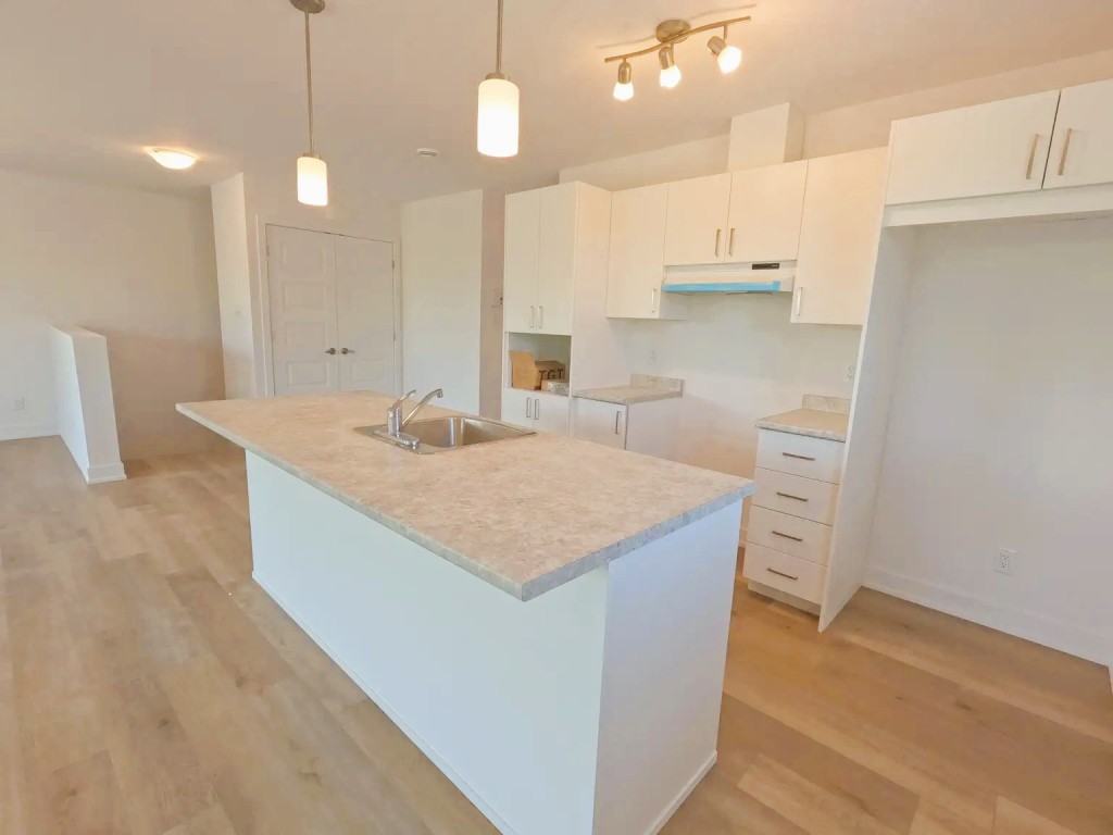 832 DORÉ MALONEY EST - GATINEAU - Photo 3 of 8