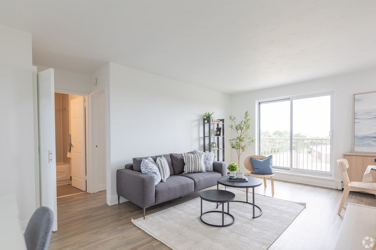 718 Lawrence Road - Photo 3 of 12