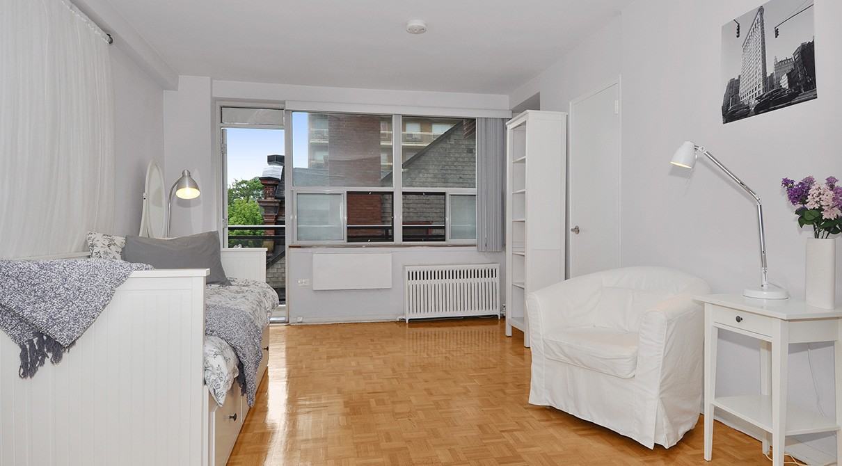 214 St. George - Photo 3 of 12