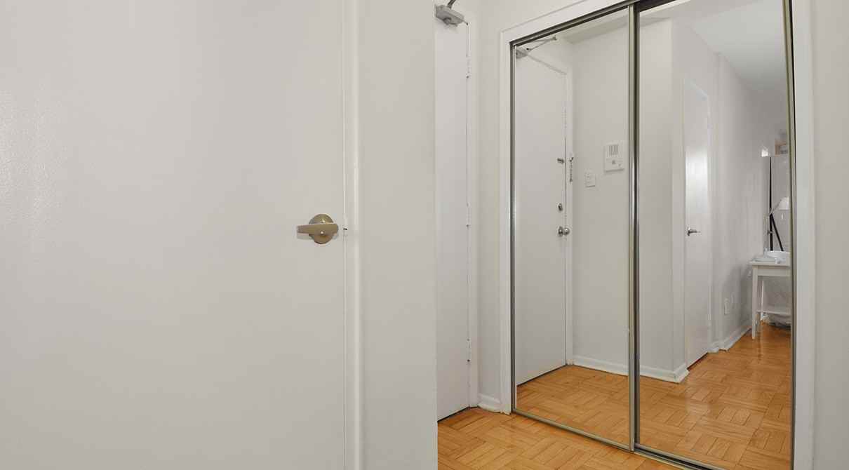 214 St. George - Photo 5 of 12