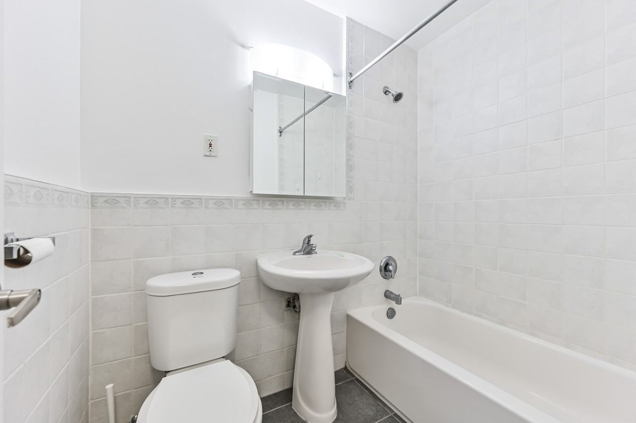 214 St. George - Photo 6 of 12