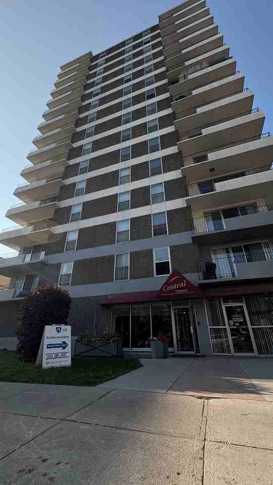 Central Towers - Photo 7 of 17