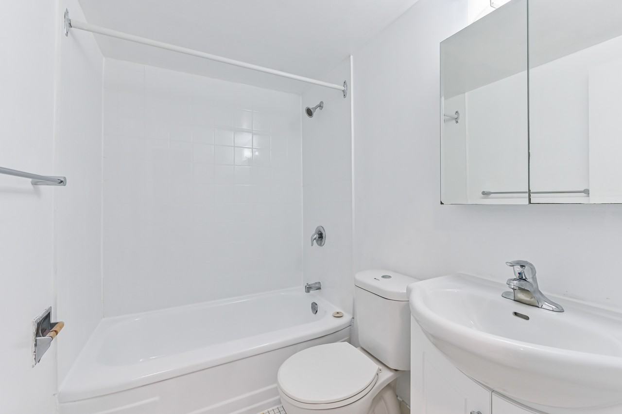 Davisville Tower - Photo 7 of 18