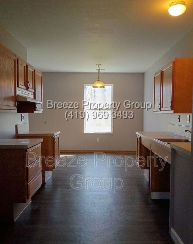 329 S Jackson St - Photo 3 of 10